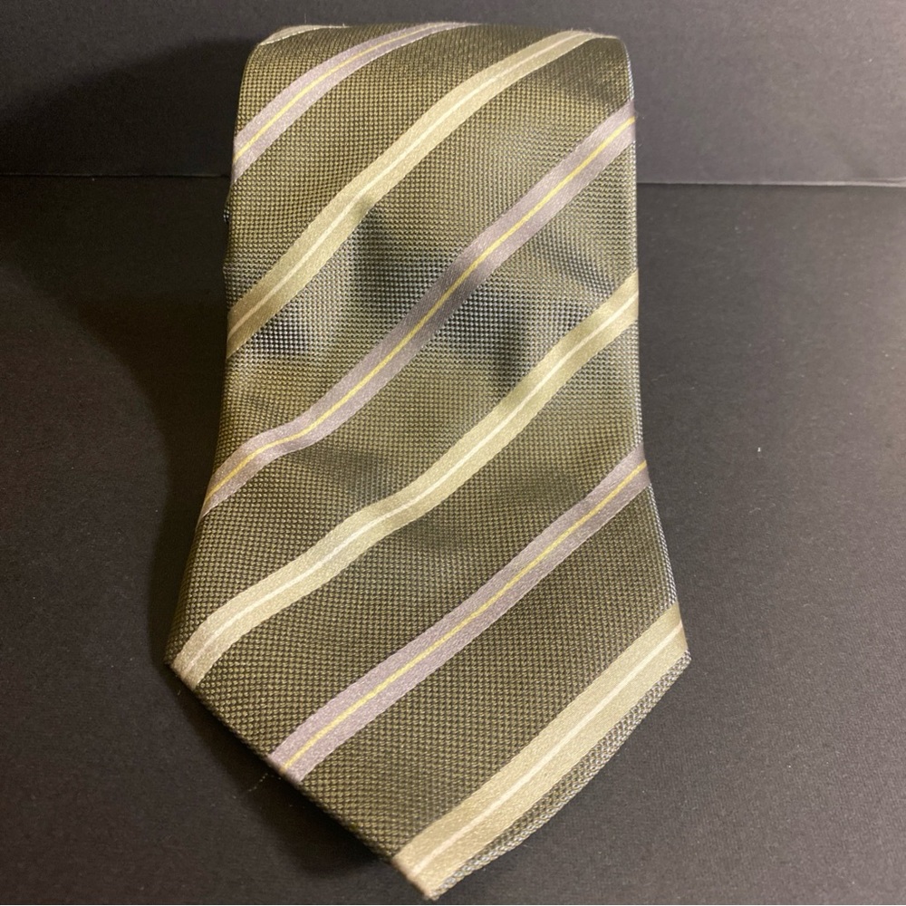Versa Handmade 100% Silk Tie Multi Colored Stripe Pattern Elegant But Classic‎
